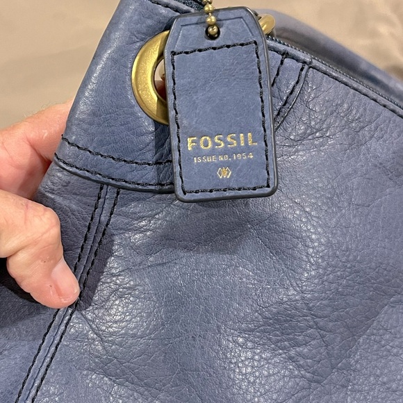 Fossil Karli Baby Blue Hobo Leather Handbag with Brass Hardware - Picture 3 of 9